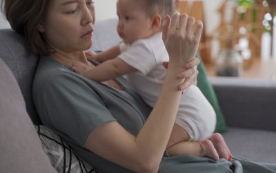 Mommy Wrist: Causes, Symptoms, and Solutions